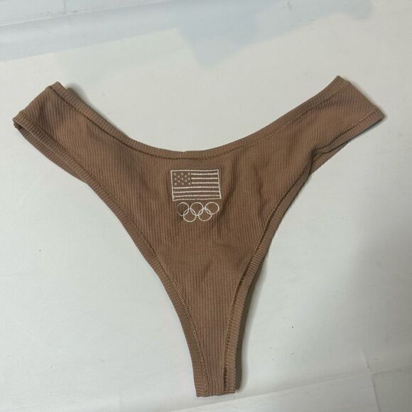 NWT SKIMS pantie thong - Picture 2 of 4